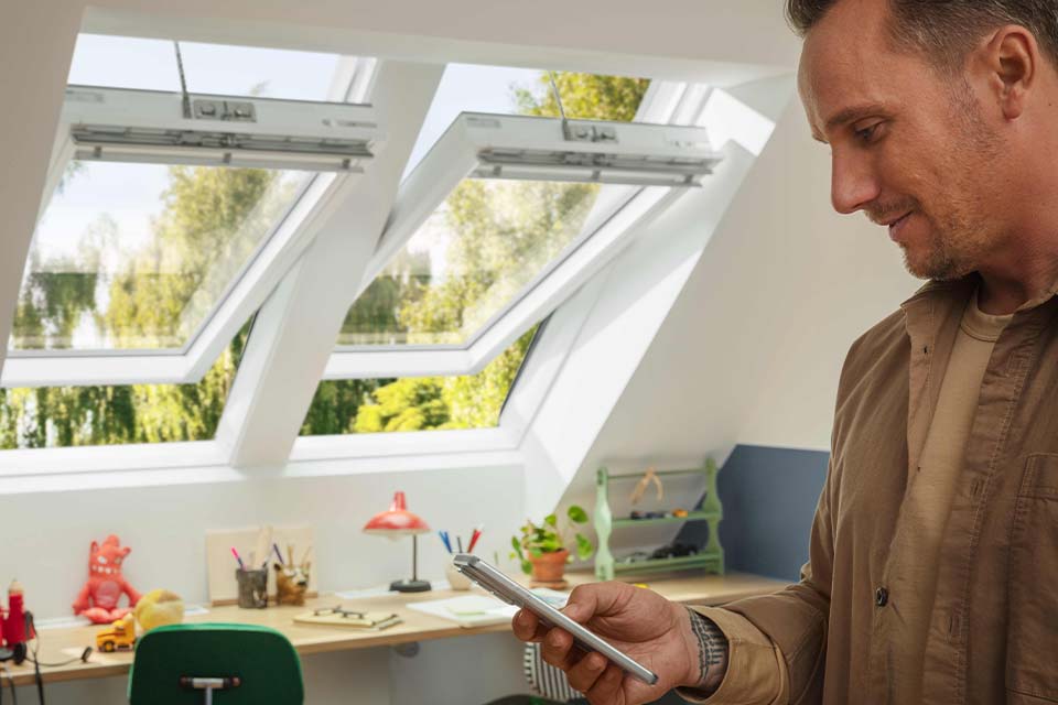 VELUX fjernbetjente ovenlysvinduer