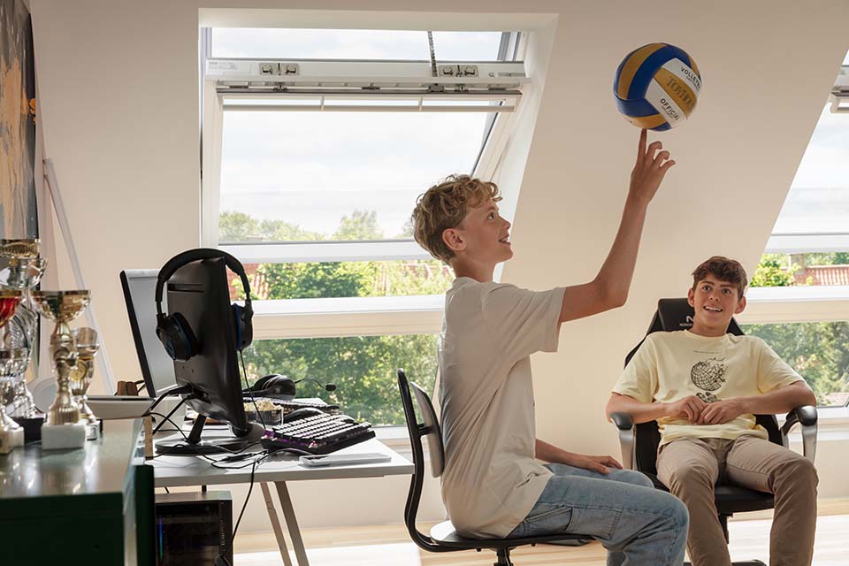 VELUX fjernbetjente ovenlysvinduer